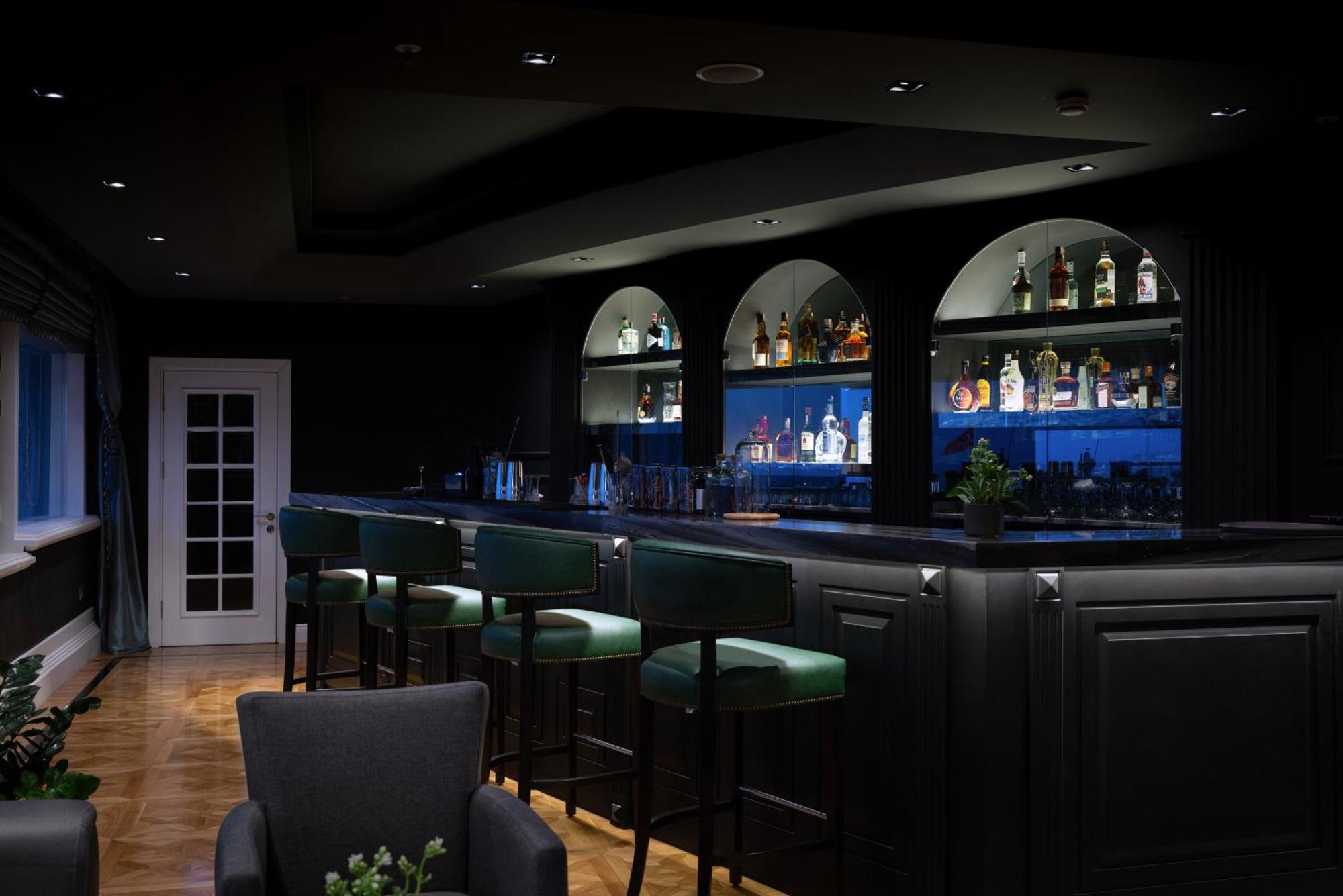 Windsor Hotel & Convention Center Istanbul Ngoại thất bức ảnh The bar at the 2010 London Olympics