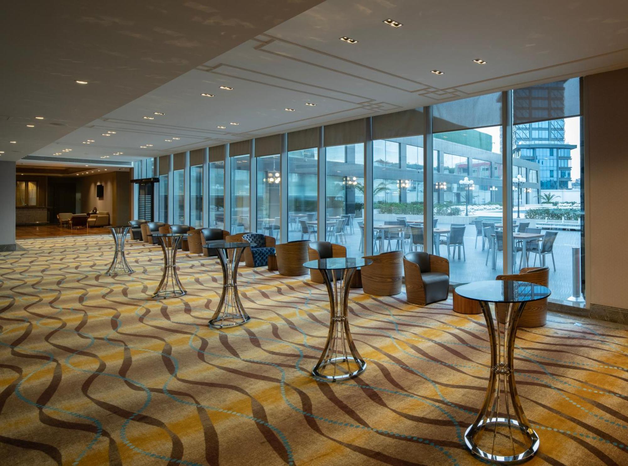 Windsor Hotel & Convention Center Istanbul Ngoại thất bức ảnh The lobby