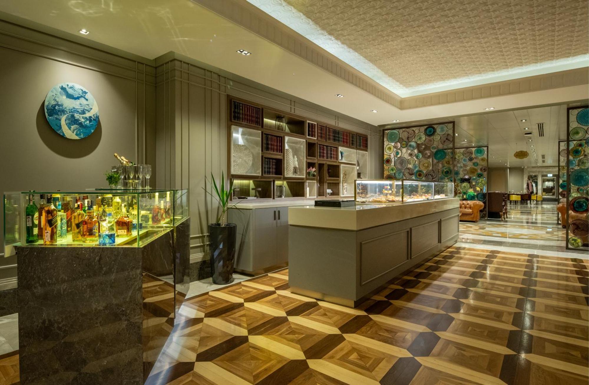 Windsor Hotel & Convention Center Istanbul Ngoại thất bức ảnh The lobby
