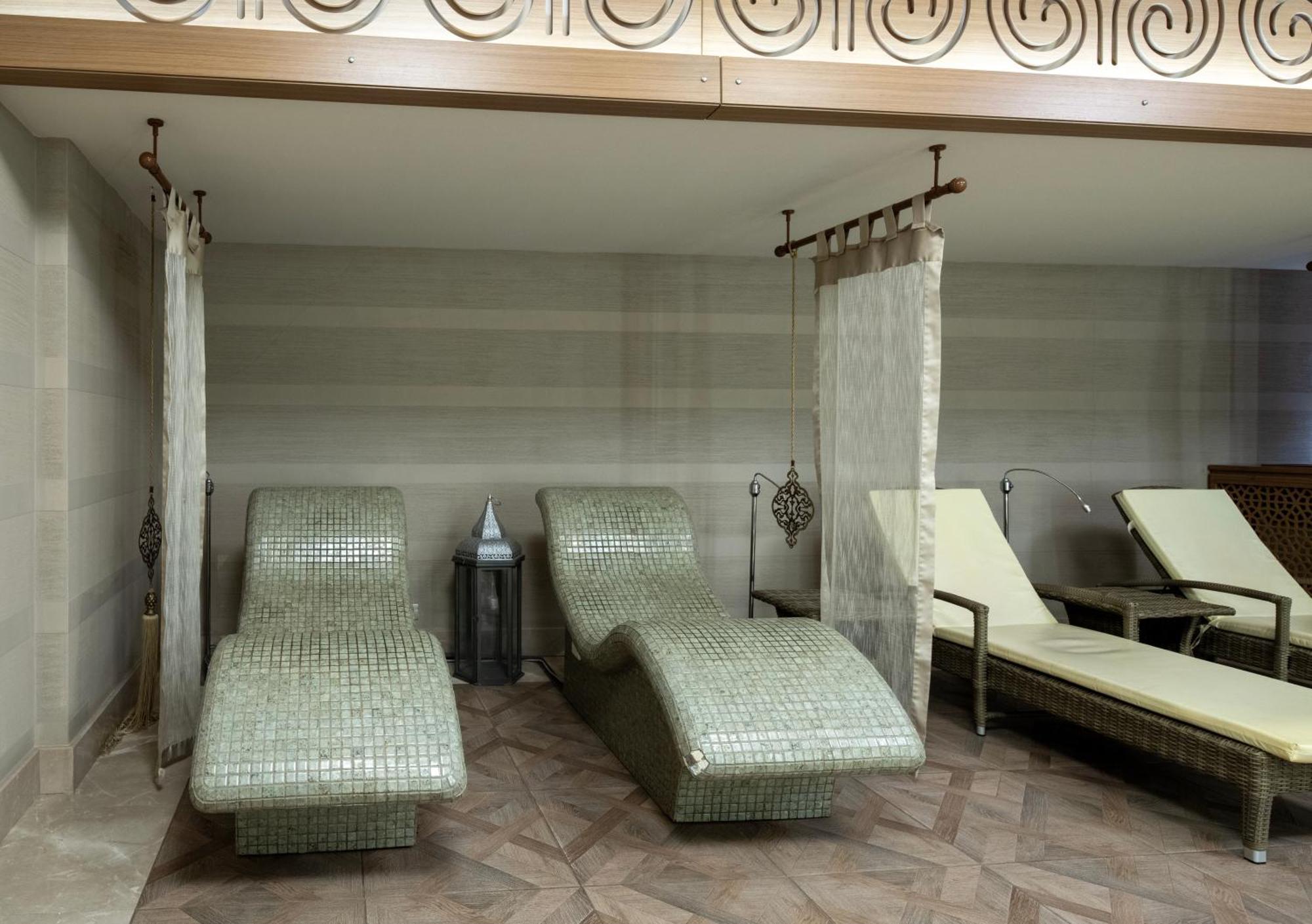 Windsor Hotel & Convention Center Istanbul Ngoại thất bức ảnh A Turkish bath in a hotel in Istanbul