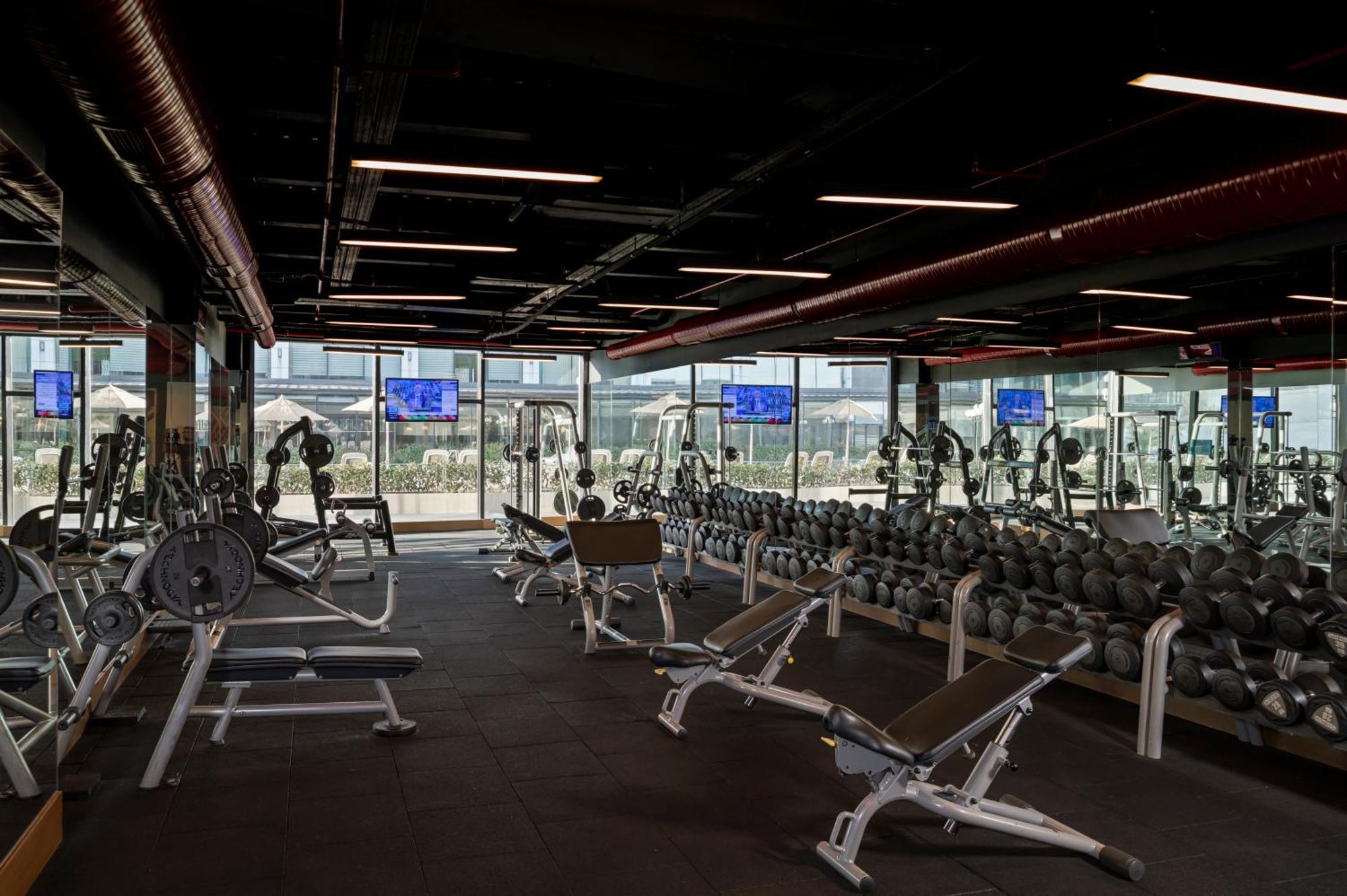 Windsor Hotel & Convention Center Istanbul Ngoại thất bức ảnh The gym at the University of Roehampton