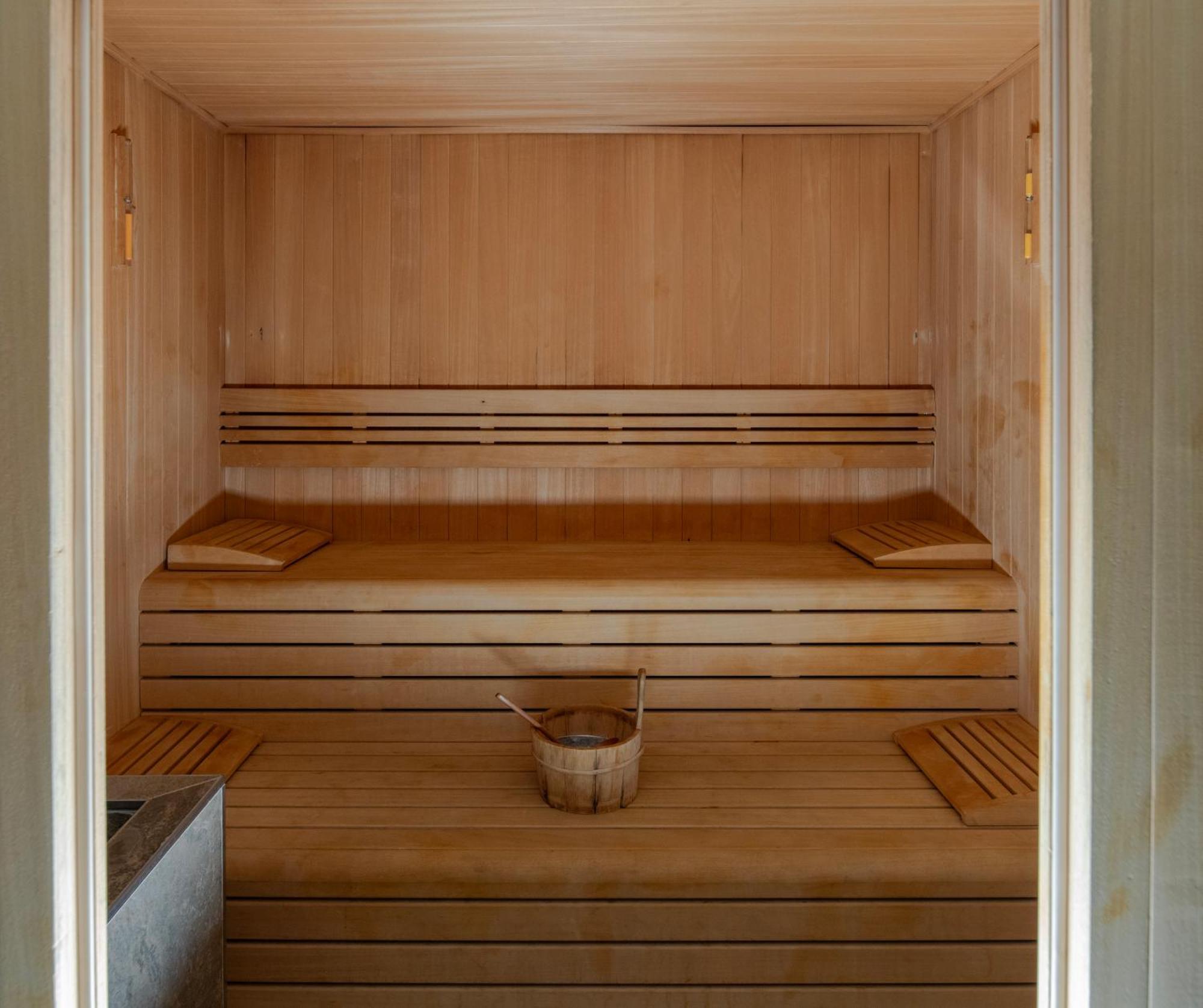 Windsor Hotel & Convention Center Istanbul Ngoại thất bức ảnh A Finnish sauna