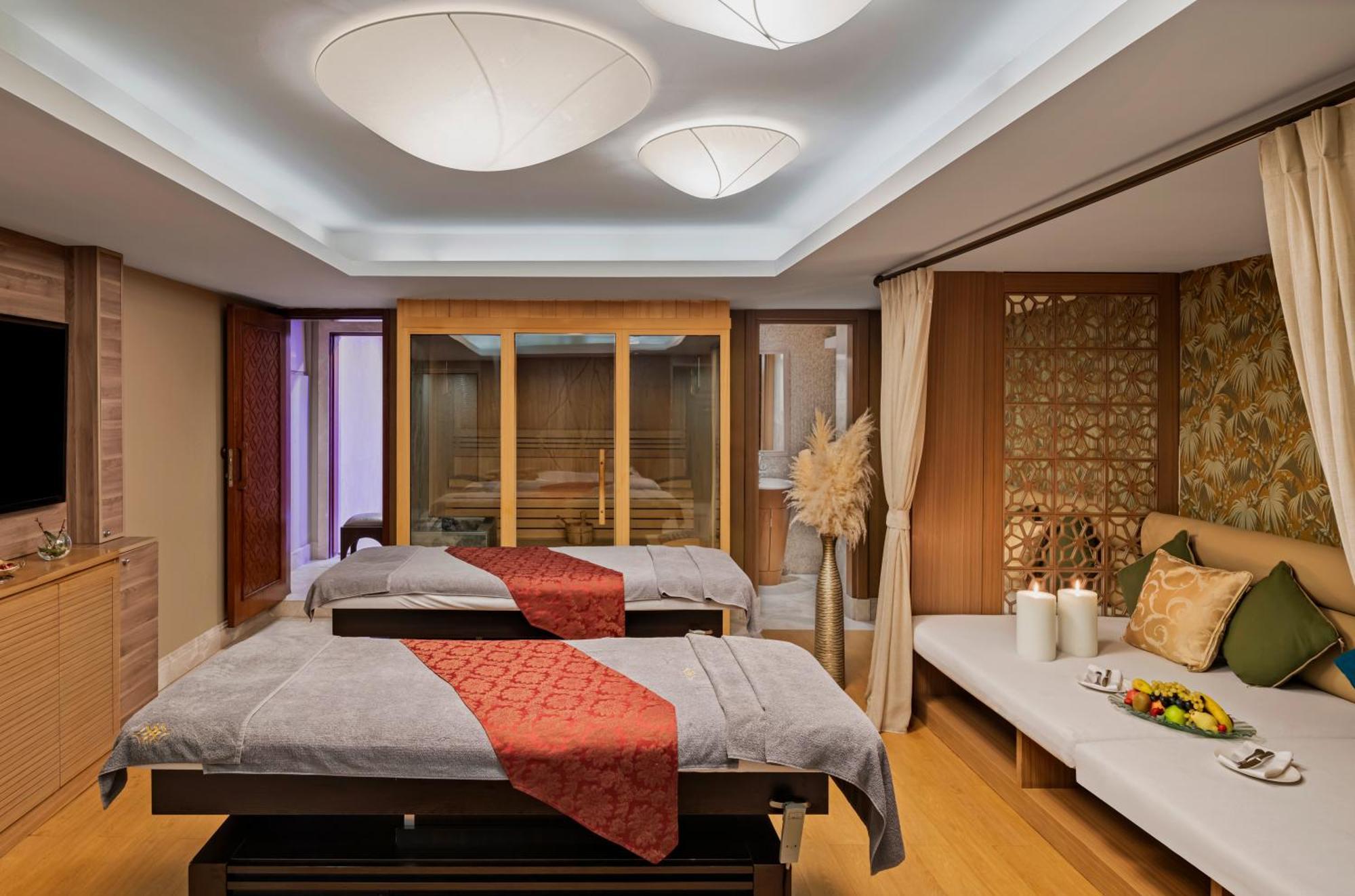 Windsor Hotel & Convention Center Istanbul Ngoại thất bức ảnh A treatment room at a spa
