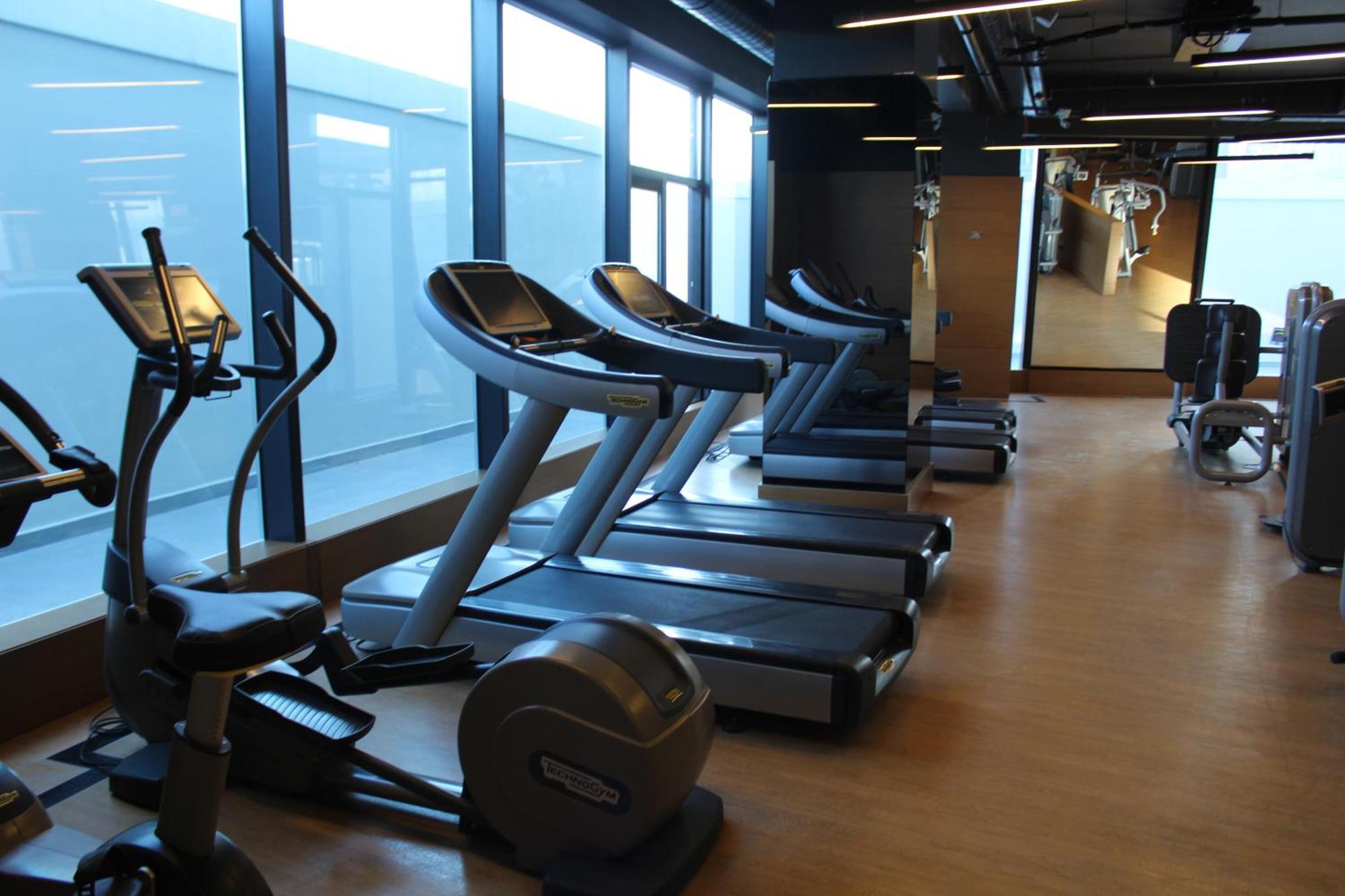 Windsor Hotel & Convention Center Istanbul Ngoại thất bức ảnh A gym on board a cruise ship