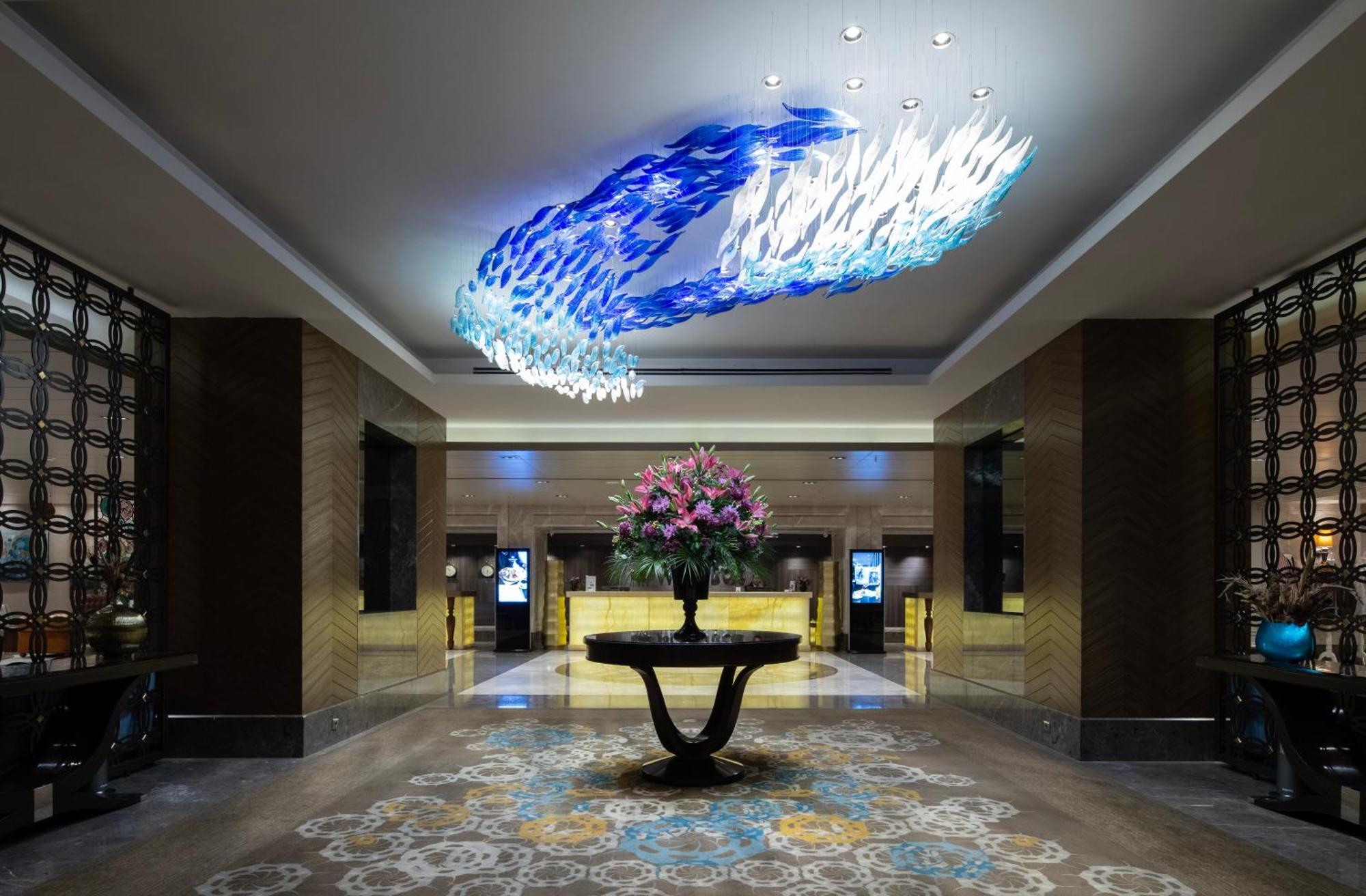 Windsor Hotel & Convention Center Istanbul Ngoại thất bức ảnh The lobby of the hotel