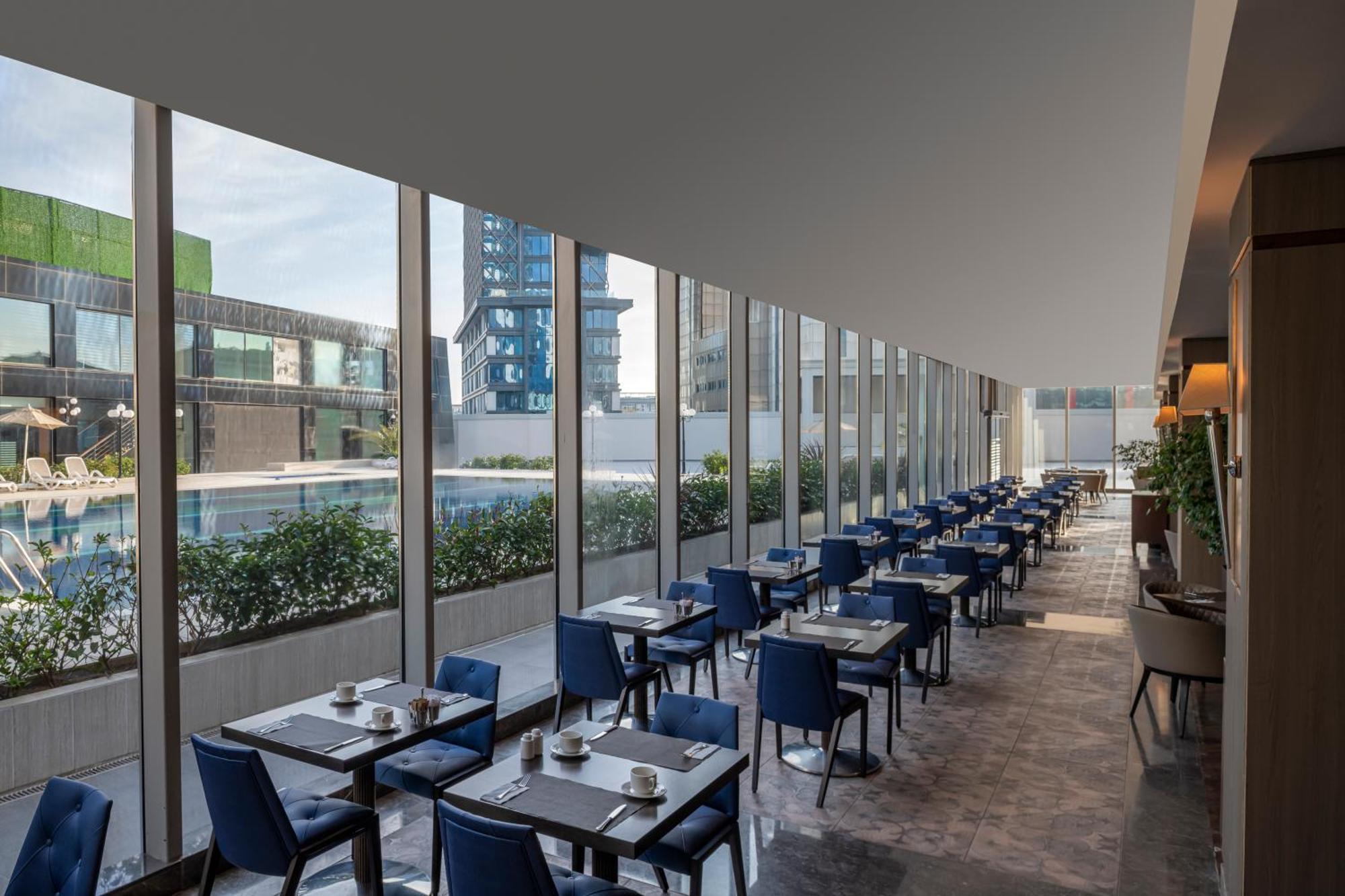 Windsor Hotel & Convention Center Istanbul Ngoại thất bức ảnh The restaurant